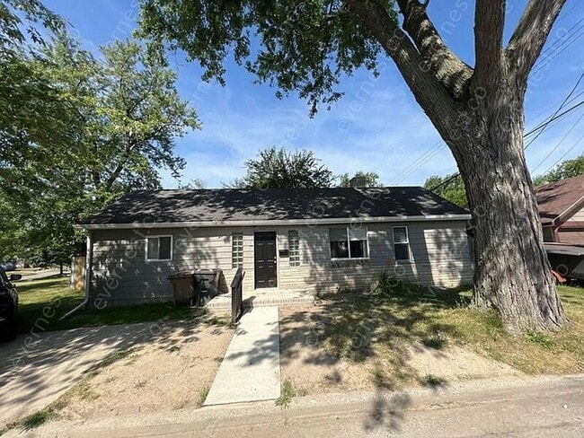 property at 76 W Strathmore Ave