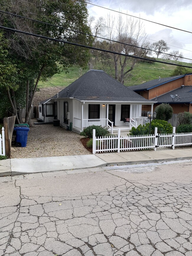 177 Pacific Ave in Paso Robles, CA - Building Photo - Building Photo