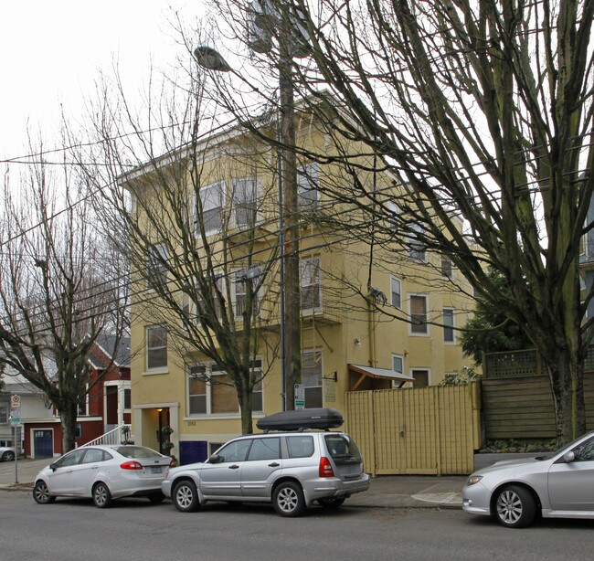 Chardonnay Apartments in Portland, OR - Building Photo - Building Photo