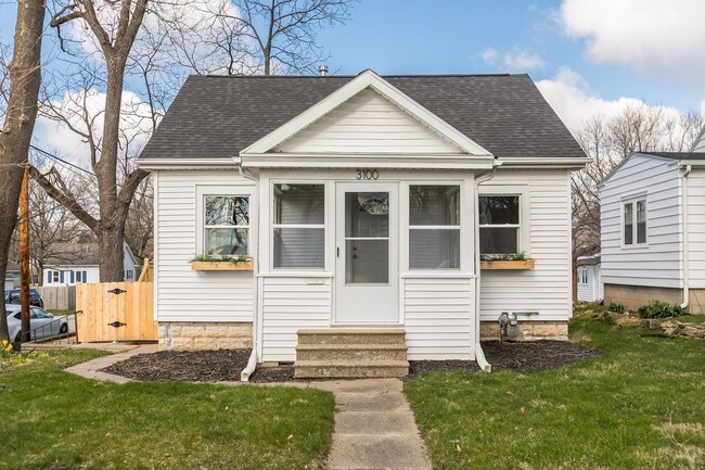 3100 C Ave NE in Cedar Rapids, IA - Foto de edificio - Building Photo