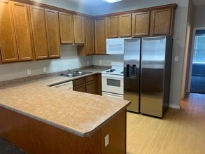 2416 Gladiolus St, Unit B in Ocean Springs, MS - Foto de edificio - Building Photo