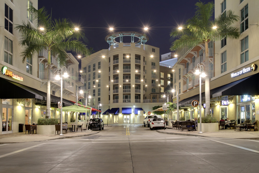 Downtown Dadeland Apartments in Miami, FL - Building Photo