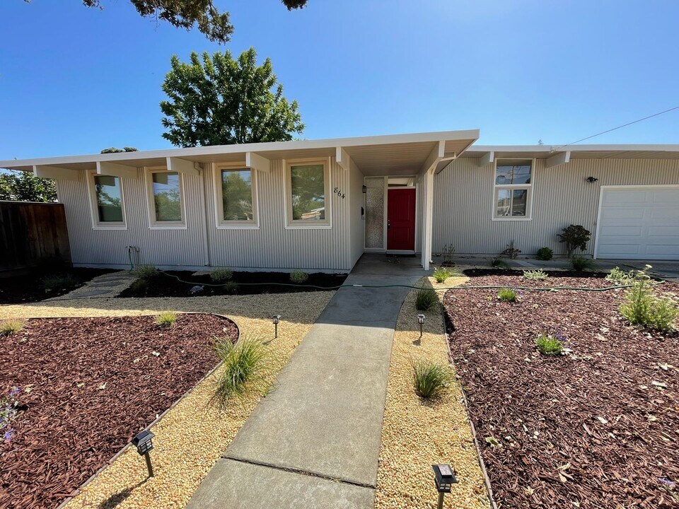 864 Menker Ave in San Jose, CA - Building Photo