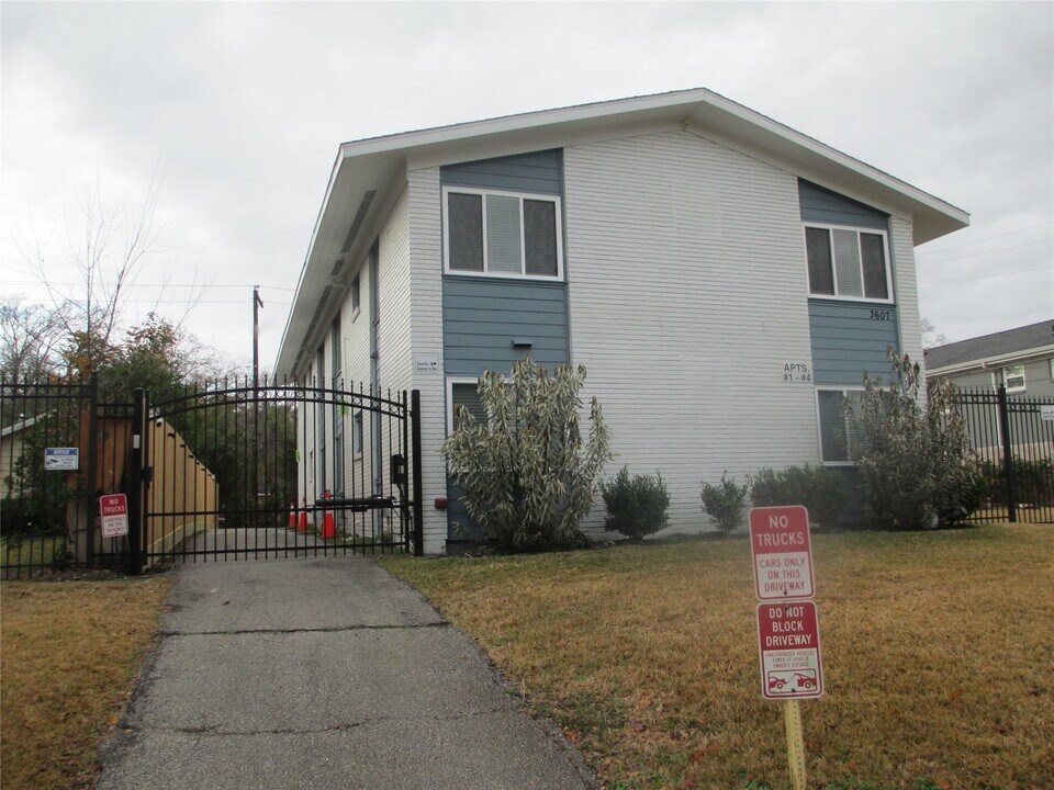 3607 Murworth Dr in Houston, TX - Building Photo