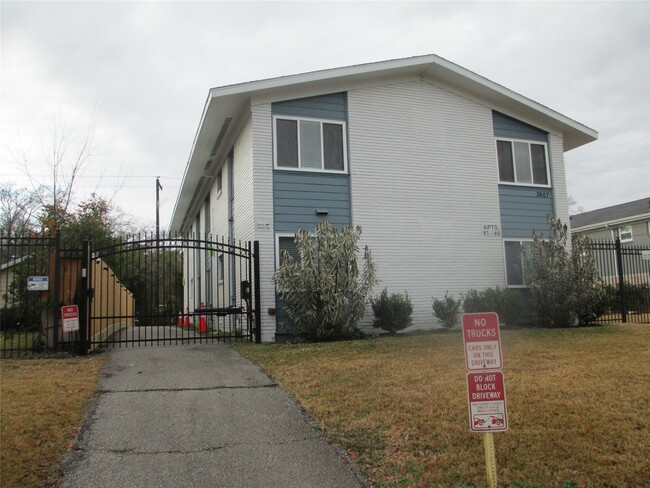 property at 3607 Murworth Dr