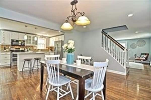 16 Oak Hill Rd in Wayland, MA - Foto de edificio - Building Photo