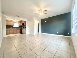 1138 4th St N in Texas City, TX - Building Photo - Building Photo