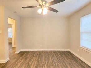 1106 2nd Ave N in Texas City, TX - Building Photo - Building Photo