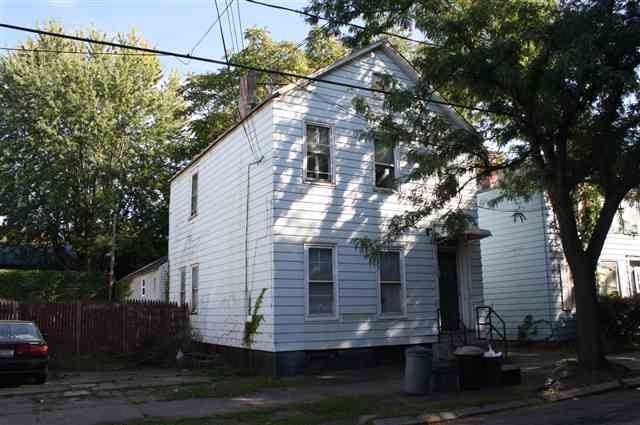 1052 Barrett St in Schenectady, NY - Building Photo