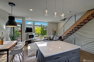 2611 NW 65th St in Seattle, WA - Foto de edificio - Building Photo
