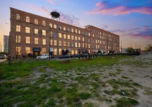 227 Iron St, Unit SI ID1438332P in Detroit, MI - Building Photo - Building Photo