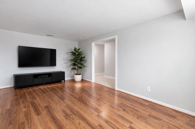 property at 5758 Greencraig Dr