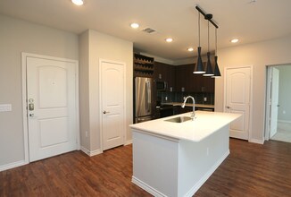 Oxford At Lake View in Corinth, TX - Foto de edificio - Interior Photo