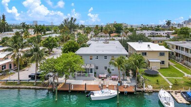 1905 Calais Dr in Miami Beach, FL - Building Photo - Building Photo
