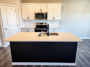 2124 NW 44th St in Ankeny, IA - Building Photo - Building Photo