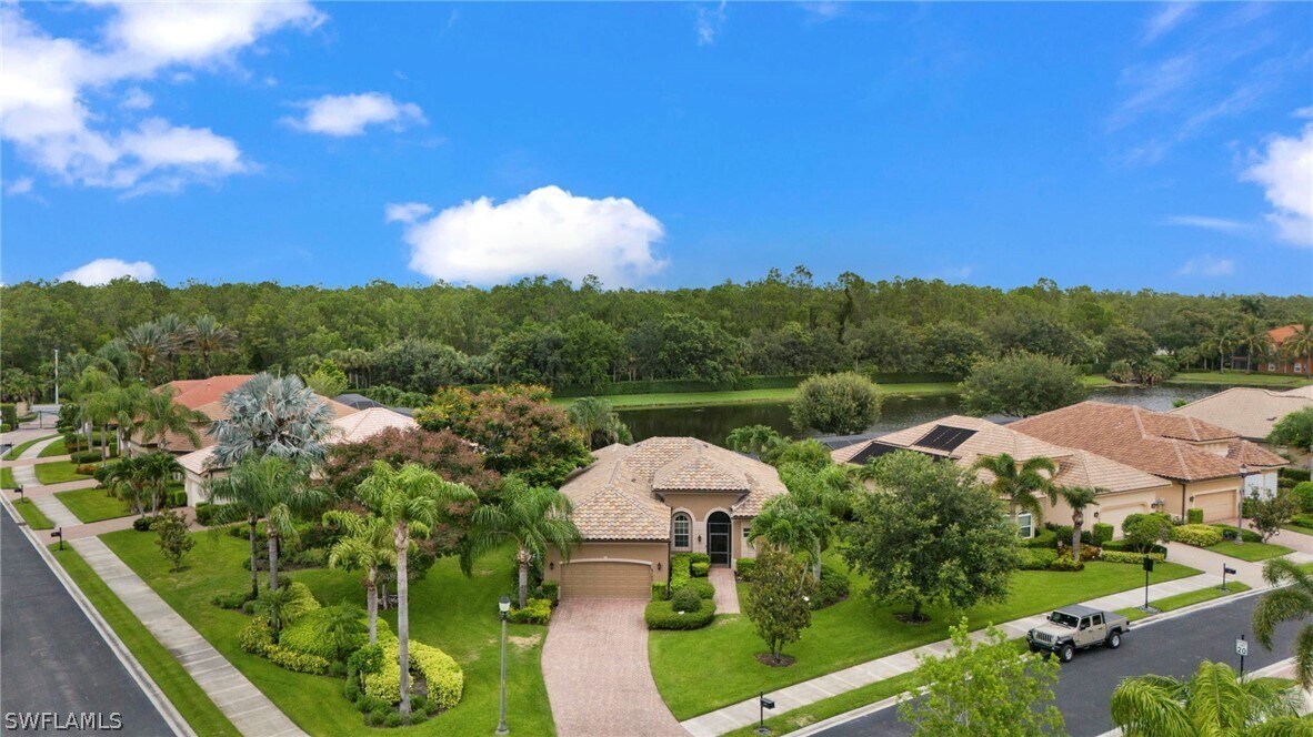 6155 Dogleg Dr in Naples, FL - Foto de edificio
