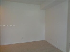 800 Cypress Park Way in Pompano Beach, FL - Building Photo - Building Photo