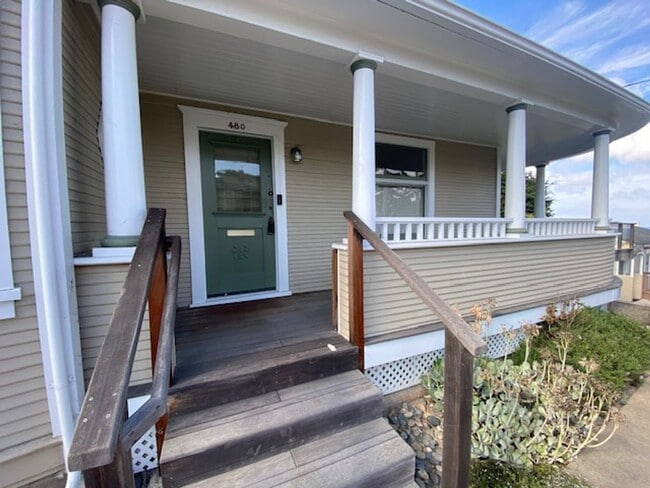 480 Hoffman Ave in Monterey, CA - Building Photo - Building Photo