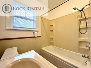 125 W 16th Ave in Hutchinson, KS - Building Photo - Building Photo