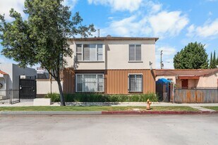 1887 Locust Ave in Long Beach, CA - Building Photo