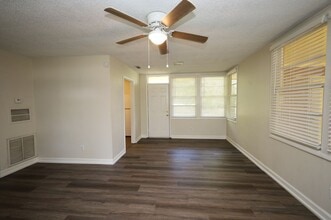 902 Ridgewood Dr in Valdosta, GA - Building Photo - Building Photo