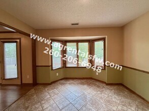 823 Woodland Springs Pl in Fort Wayne, IN - Building Photo - Building Photo
