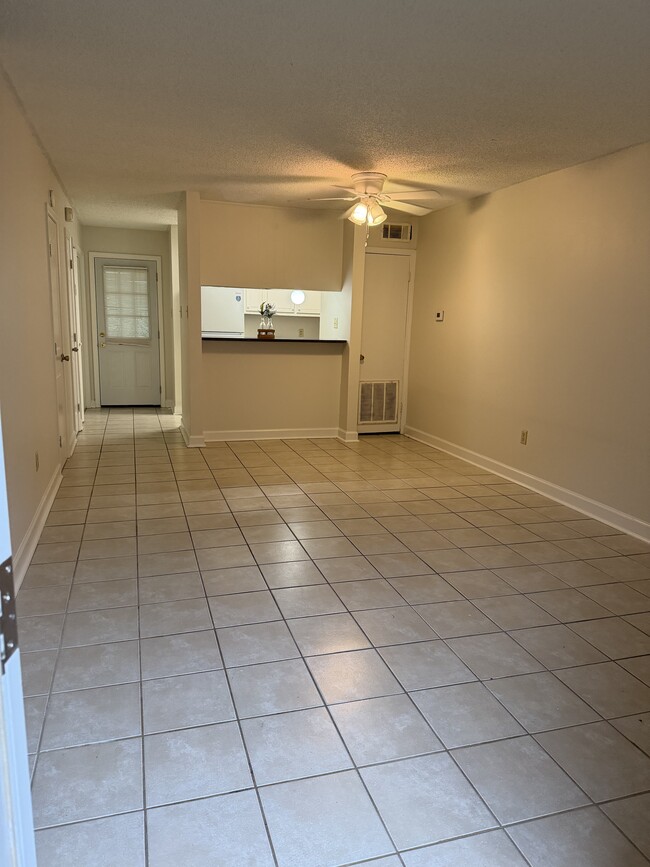 14722 Hooper Rd in Baton Rouge, LA - Building Photo - Building Photo