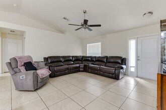 2811 25th St SW in Lehigh Acres, FL - Building Photo - Building Photo