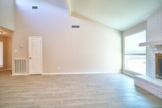 7214 Westbranch Dr in Houston, TX - Building Photo - Building Photo