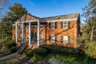 Windsor Court Apartments in Knoxville, TN - Foto de edificio - Building Photo