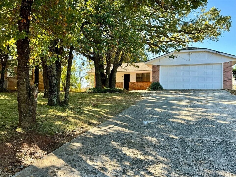 1509 N Indian Meridian Rd in Choctaw, OK - Building Photo