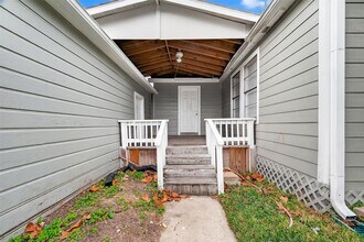 521 Alford St in Baytown, TX - Foto de edificio - Building Photo