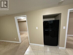 652 Lott Crescent in Milton, ON - Building Photo - Building Photo