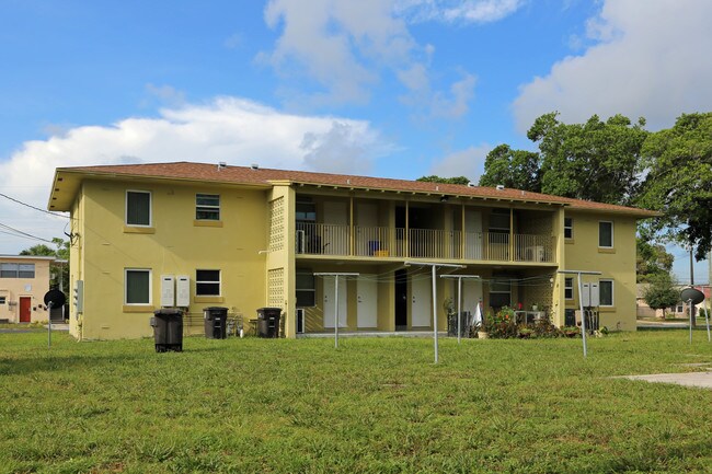 517 20th St in West Palm Beach, FL - Building Photo - Building Photo