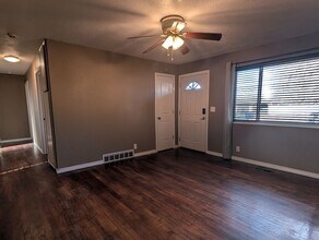 317 W 930 N in Sunset, UT - Foto de edificio - Building Photo