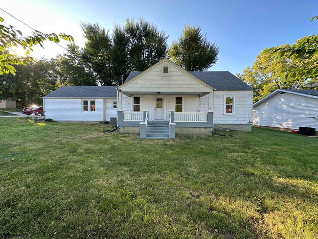 808 U.S. Rt. 66 in Waynesville, MO - Foto de edificio - Building Photo