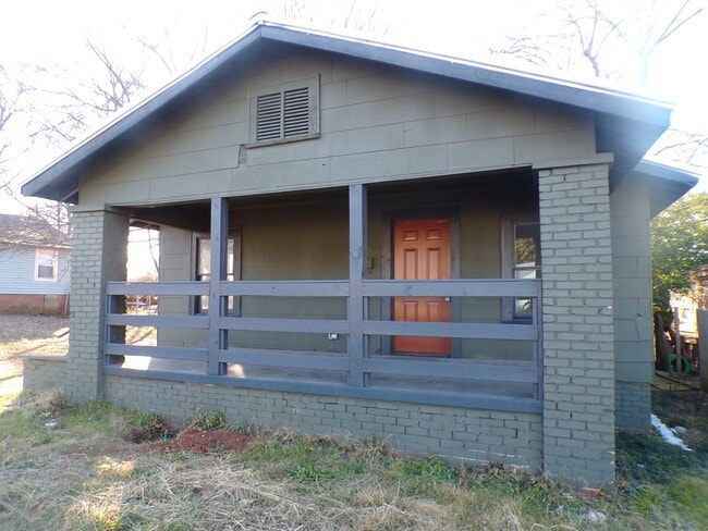 property at 916 47th St N