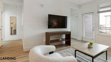 10670 Jake Jabs Blvd in Longmont, CO - Foto de edificio - Building Photo