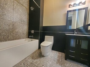 409 Ocean Ave in Jersey City, NJ - Building Photo - Building Photo