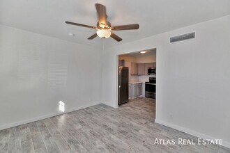 2530 N 17th Way in Phoenix, AZ - Building Photo - Building Photo