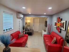 2242 Liberty St in Hollywood, FL - Building Photo - Building Photo