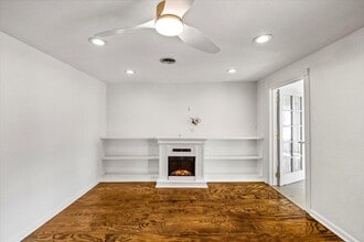 5522 Avenue O 1/2 in Galveston, TX - Building Photo - Building Photo