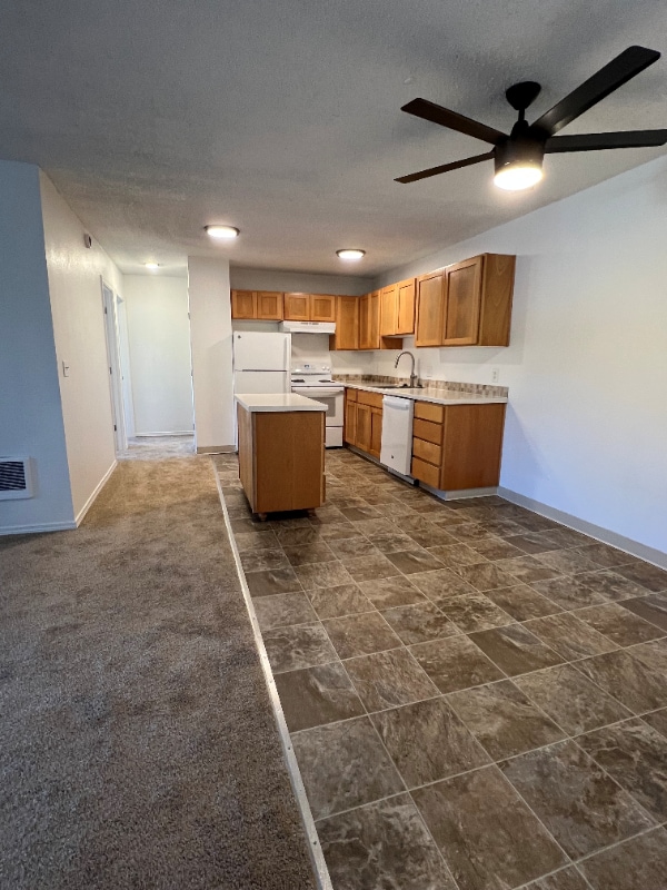 17250 SW Heritage Ct in Beaverton, OR - Building Photo - Building Photo