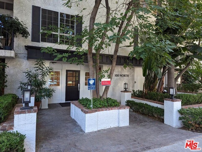 100 N Wetherly Dr in Los Angeles, CA - Building Photo - Building Photo