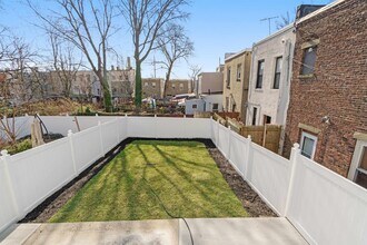 318 Arlington Ave in Jersey City, NJ - Building Photo - Building Photo