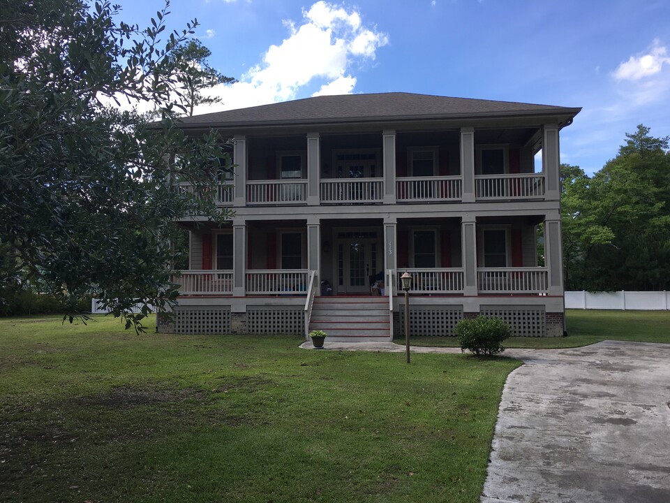 113 Allen Ct in Manteo, NC - Foto de edificio