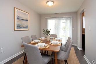 Professional Park Townhomes & Apartments in Marion, OH - Building Photo - Building Photo