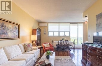 6400 Huggins St in Niagara Falls, ON - Building Photo - Building Photo