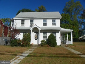 209 Warren St in Beverly, NJ - Building Photo - Building Photo