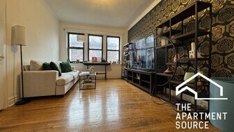 2929 W McLean Ave, Unit 1 in Chicago, IL - Building Photo